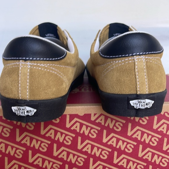 Vans Men’s Sport Low
Suede Antelope
VN000CQR5QJ
Sneakers - Picture 13 of 16